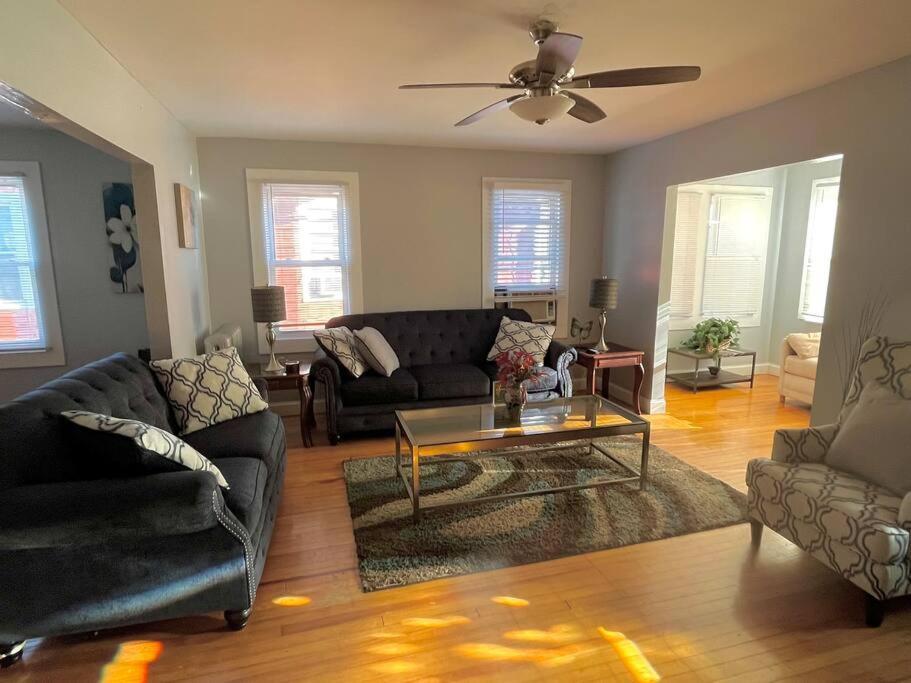 Three Bed One Bath Apt 25 Mins To Nyc Belleville Екстер'єр фото