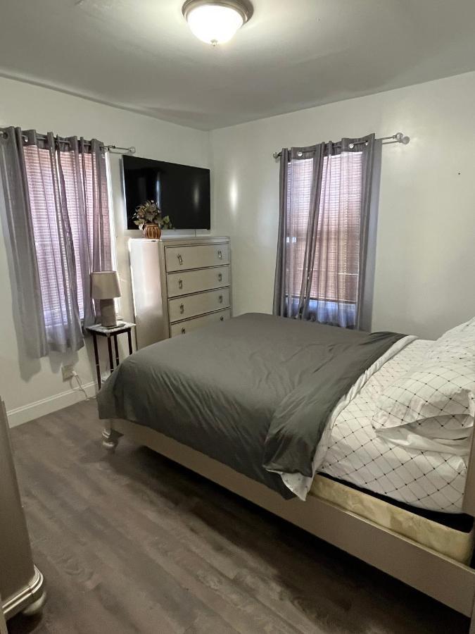 Three Bed One Bath Apt 25 Mins To Nyc Belleville Екстер'єр фото