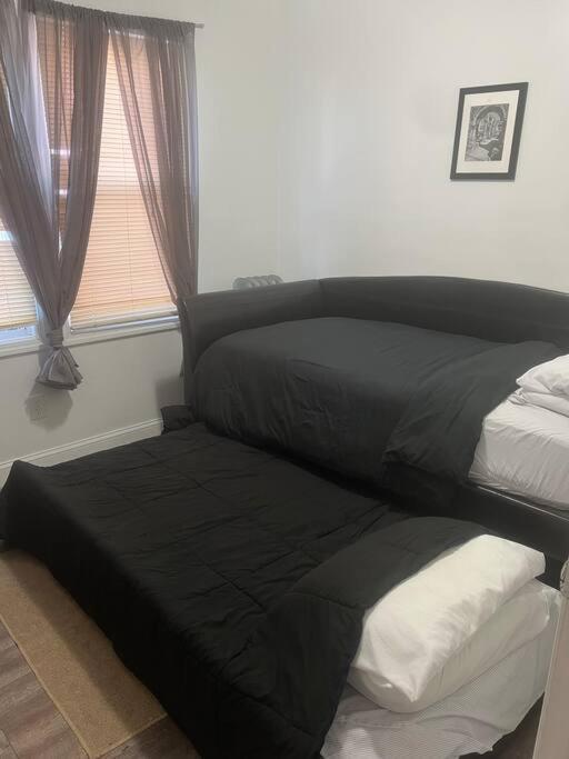 Three Bed One Bath Apt 25 Mins To Nyc Belleville Екстер'єр фото